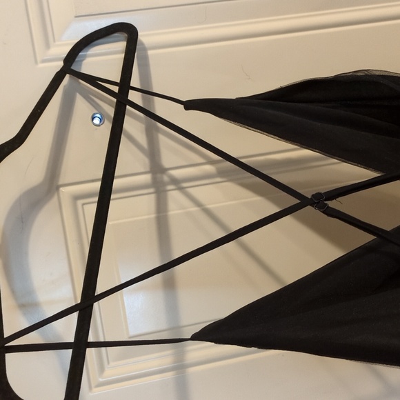 NWT Floerns Black Maxi Dress - Plunging Neckline - Flowing Silhouette - Sexy - - Picture 6 of 12